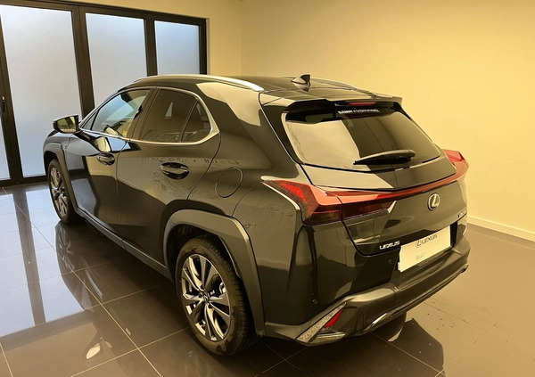 Lexus UX cena 167900 przebieg: 3500, rok produkcji 2022 z Biłgoraj małe 29